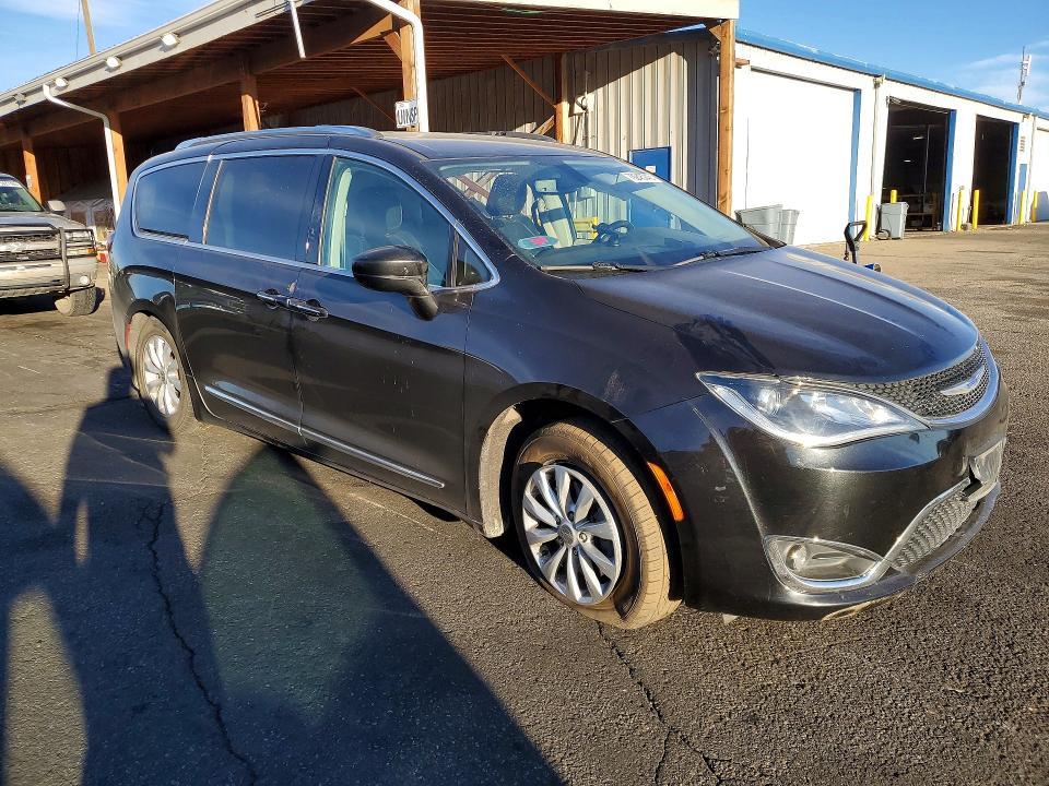 2019 Chrysler Pacifica Touring l