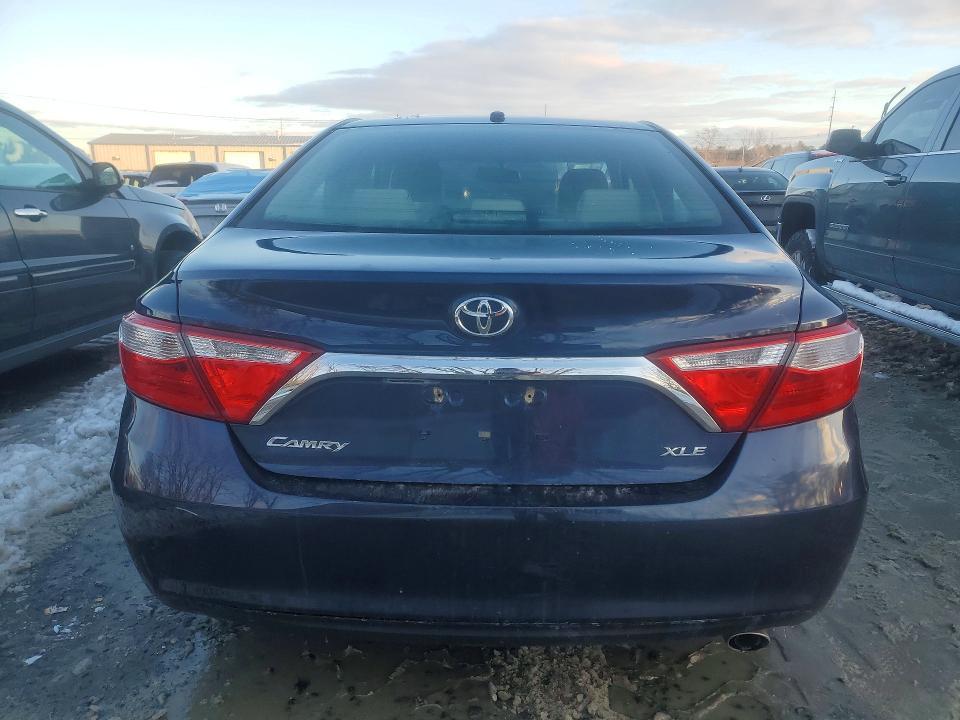 2015 Toyota Camry le