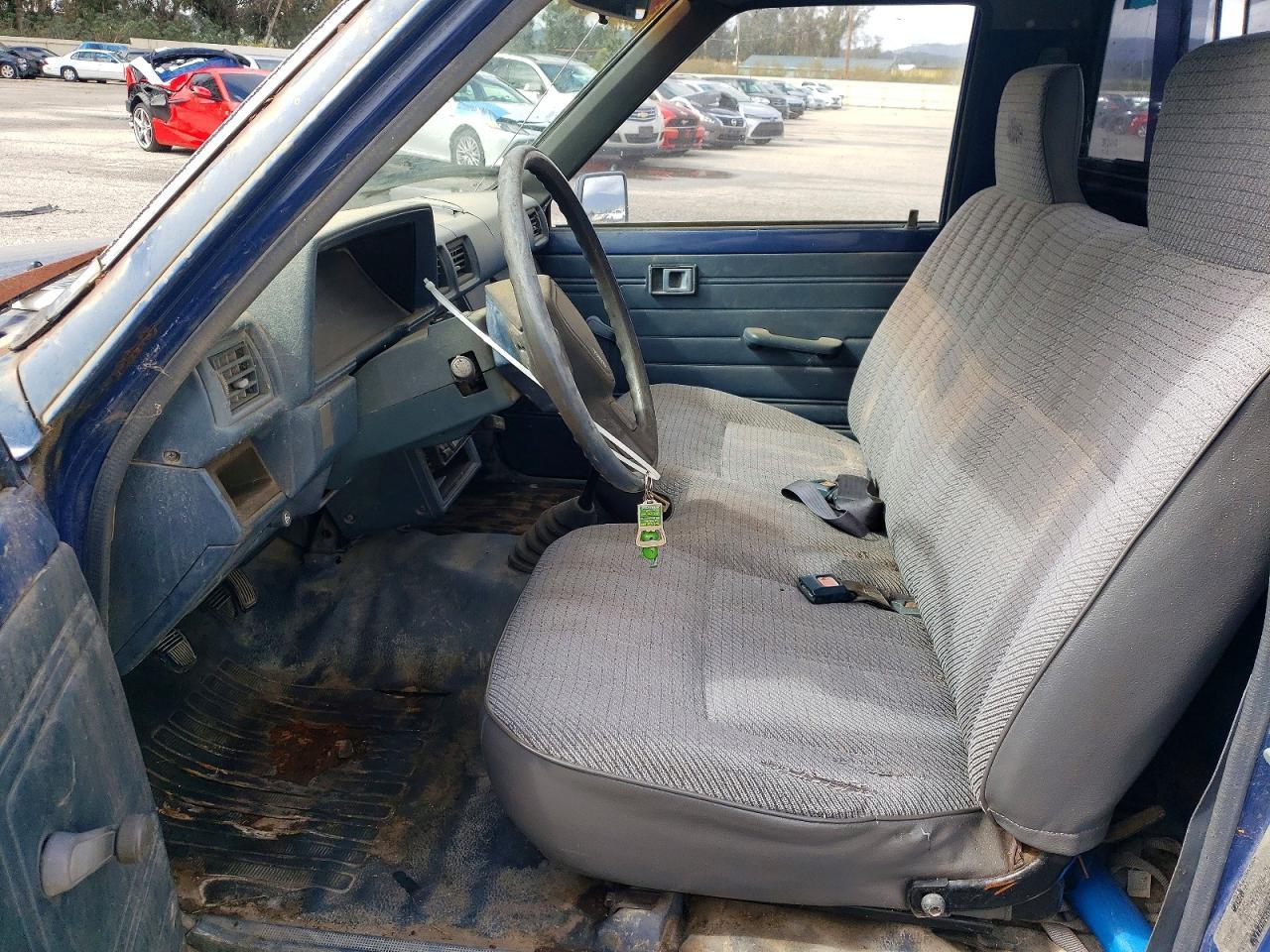 1987 Toyota Pickup Base