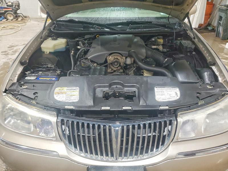 2000 Lincoln Town car Signature