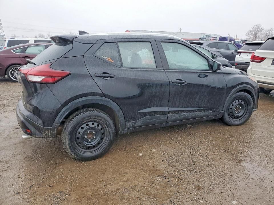 2022 Nissan Kicks sv