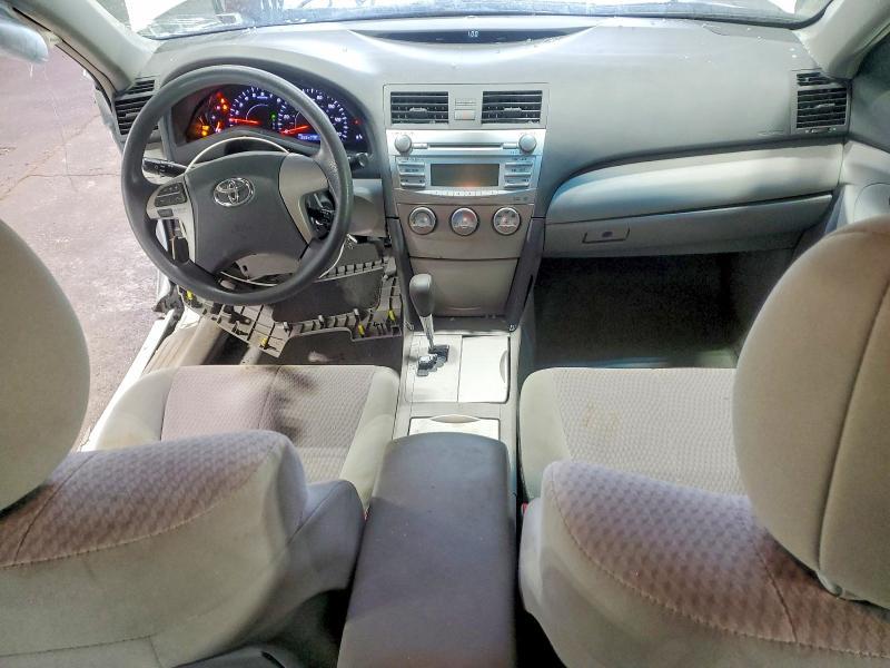 2011 Toyota Camry le