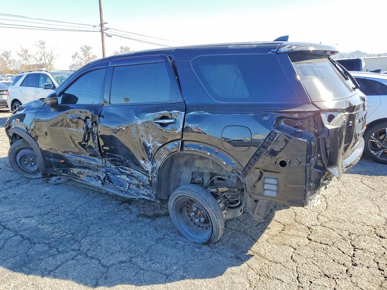 2023 Nissan Pathfinder sv