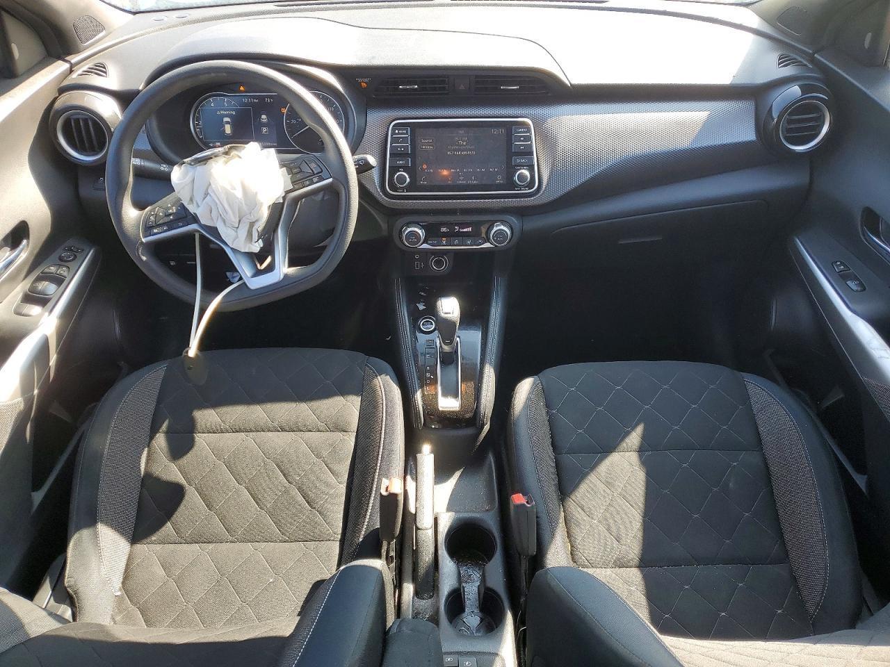 2019 Nissan Kicks sv