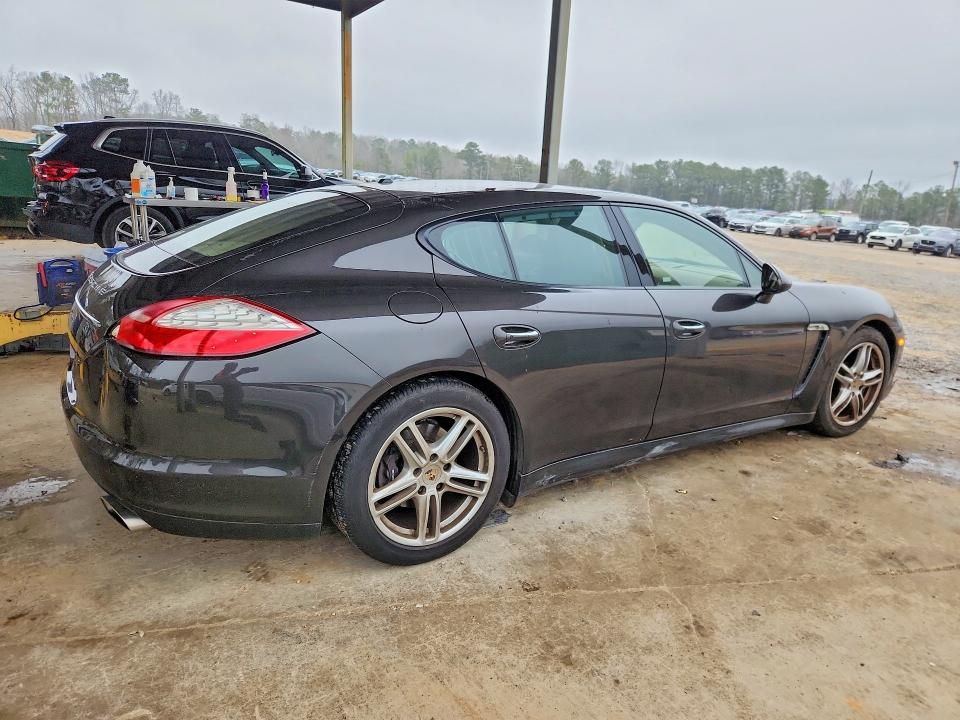 2012 Porsche Panamera 2