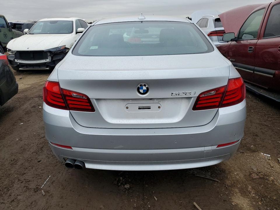 2011 BMW 528 i