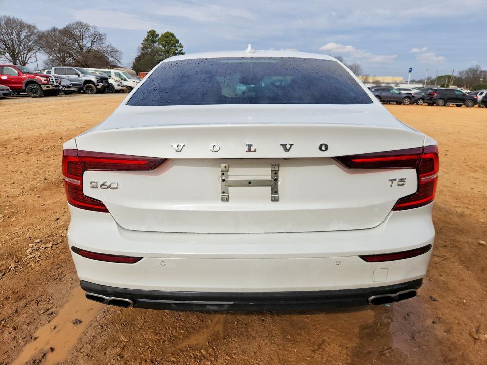 2021 Volvo S60 T5 Momentum