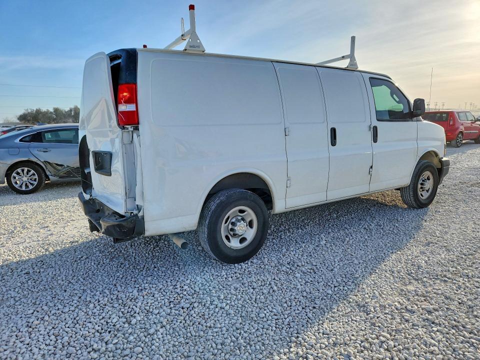 2022 Chevrolet Express G2500