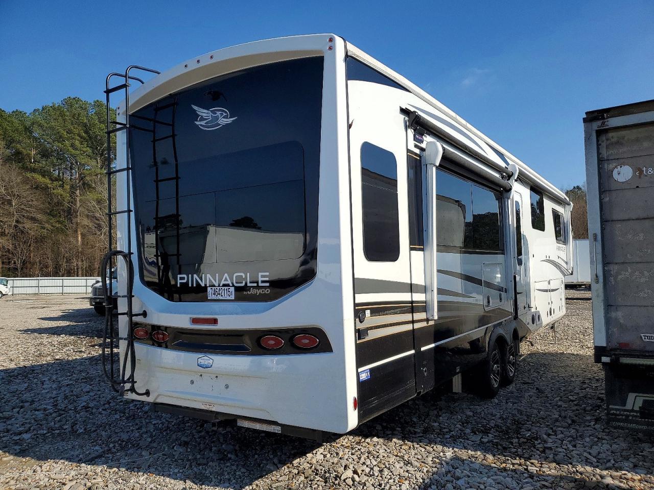 2025 Jayco Pinnacle-Camper