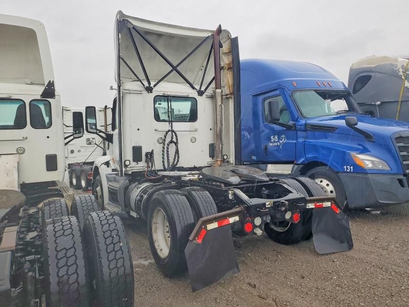 2017 Peterbilt 579 Semi Truck