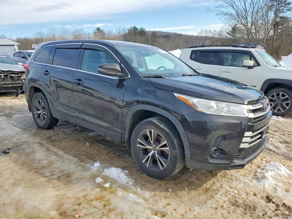 2019 Toyota Highlander le
