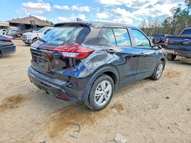 2023 Nissan Kicks s