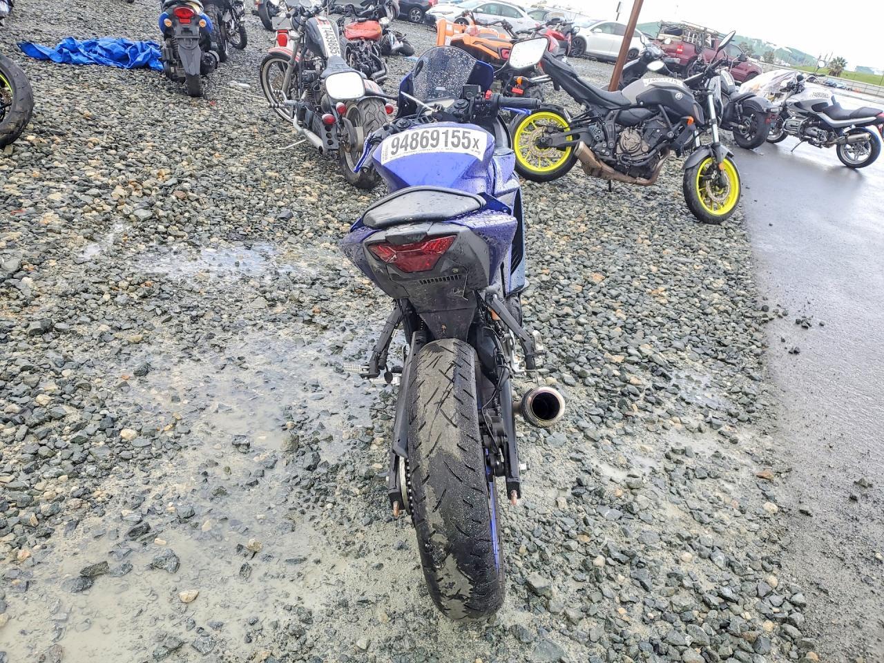 2023 Yamaha Yzfr3 a