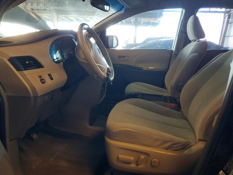 2011 Toyota Sienna le