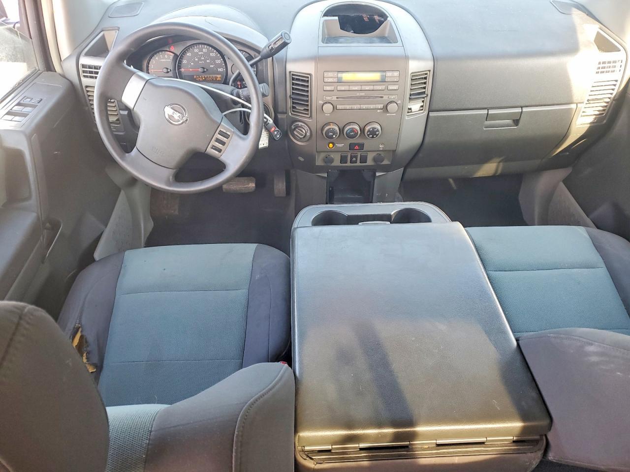 2004 Nissan Titan XE