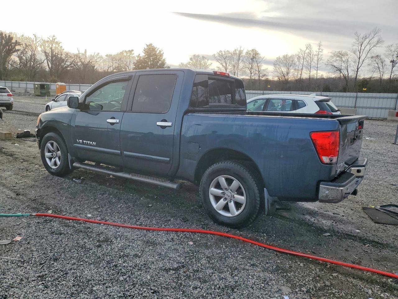2014 Nissan Titan SV