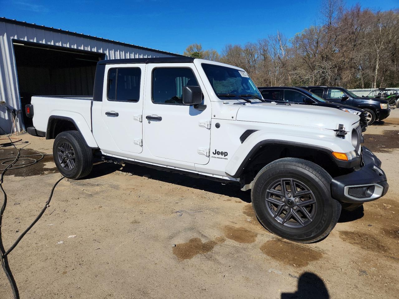 2024 Jeep Gladiator Sport