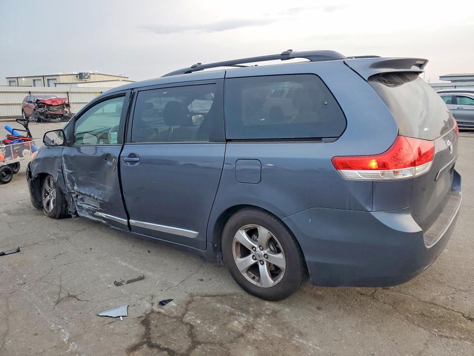 2014 Toyota Sienna le