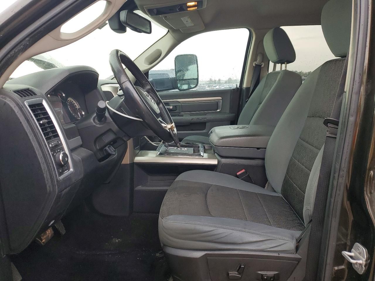 2013 Dodge Ram 1500 slt