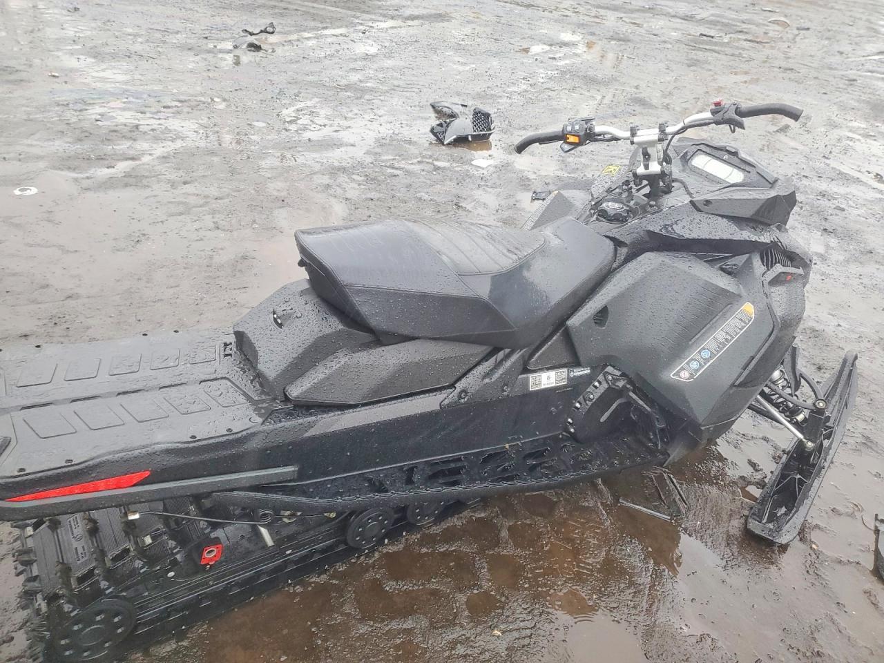 2021 Skidoo 2021 Skid RENEGADEENDRO600R