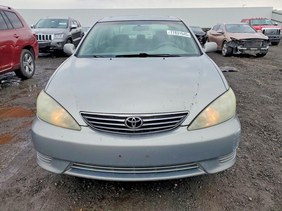 2005 Toyota Camry le