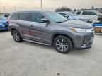2017 Toyota Highlander se
