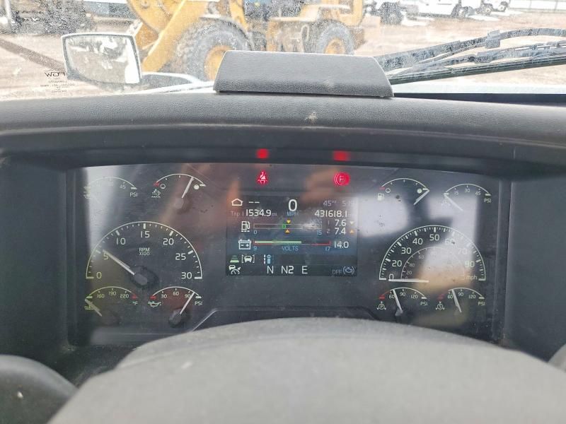 2020 Volvo VNR Semi Truck