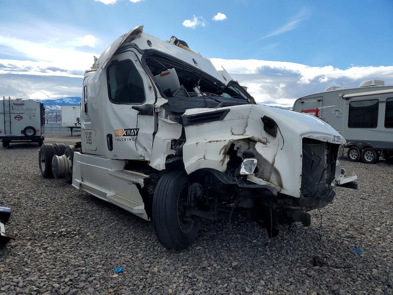 2022 Freigliner 2022 Freightliner Cascadia 126 Semi Truck
