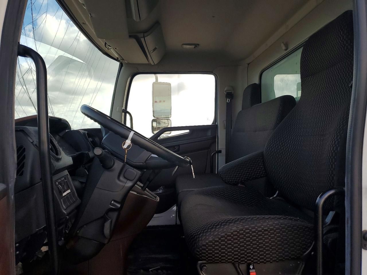 2021 Hino L6 BOX Truck