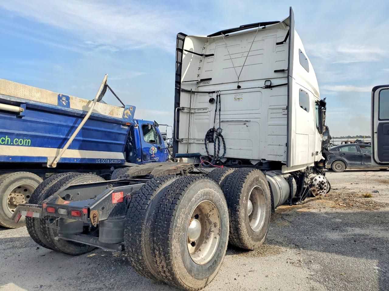 2022 Volvo VNL Semi Truck