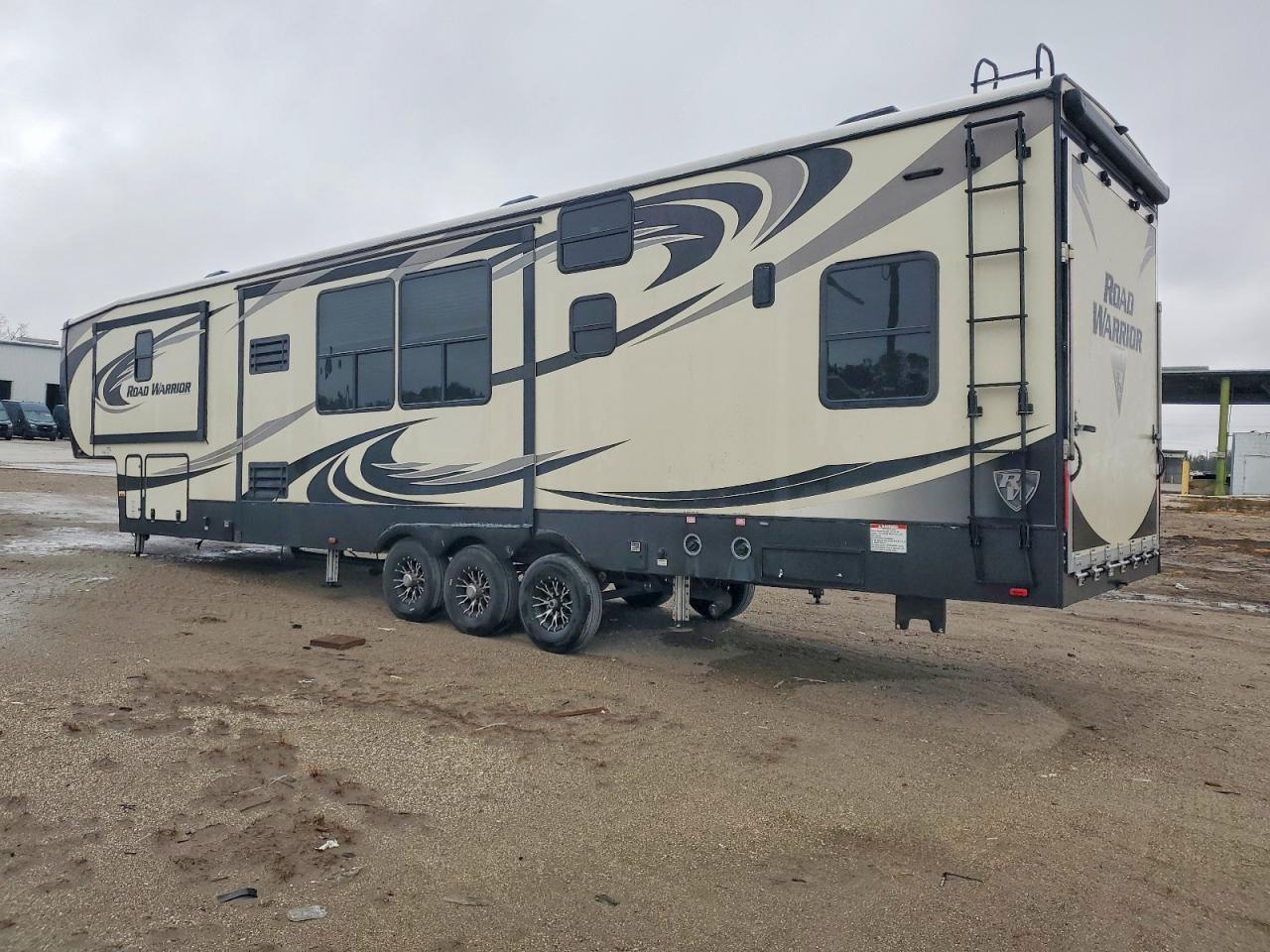 2017 Heartland Road Warrior Camper