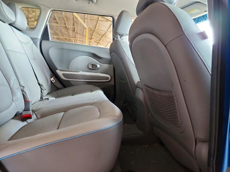 2016 KIA Soul ev +