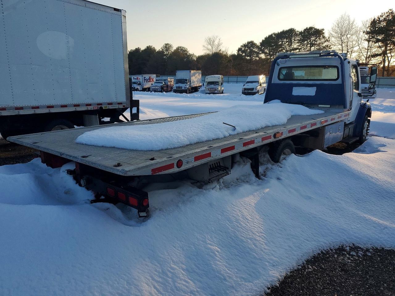 2007 Freightliner Business Class M2 Rollback Truck