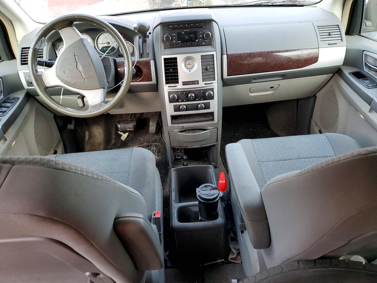 2010 Chrysler Town & Country Touring