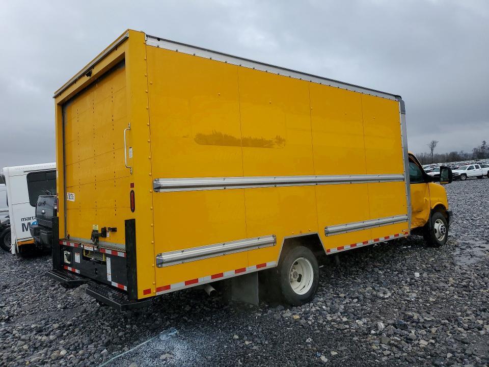 2023 GMC Savana BOX Truck