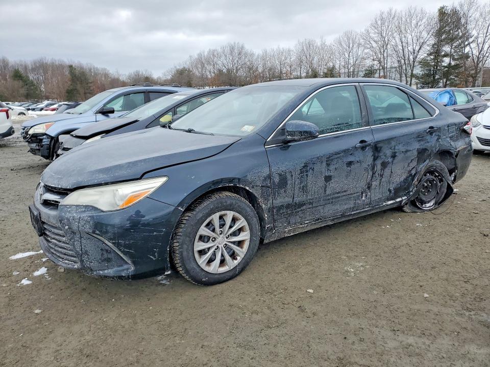 2015 Toyota Camry le
