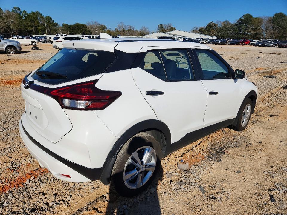 2025 Nissan Kicks Play s