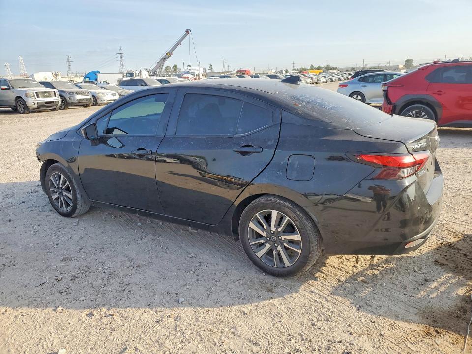 2025 Nissan Versa sv