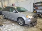 2014 Chrysler Town & Country Touring l