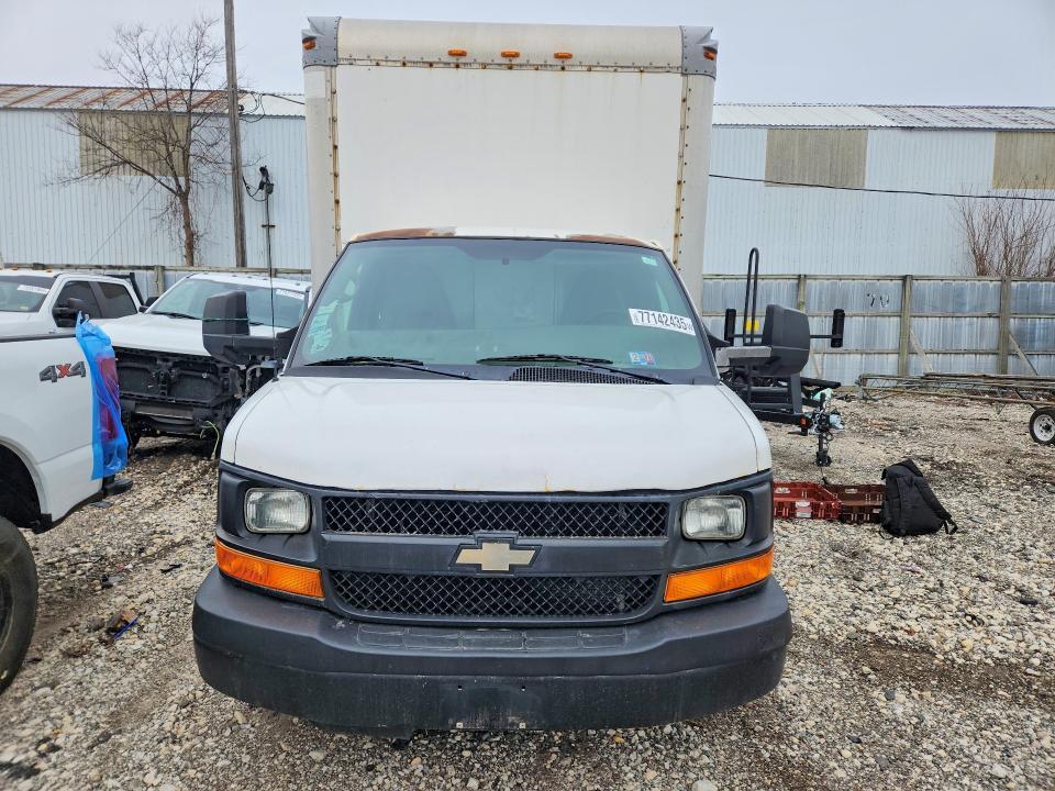 2013 Chevrolet Express G3500 BOX Truck