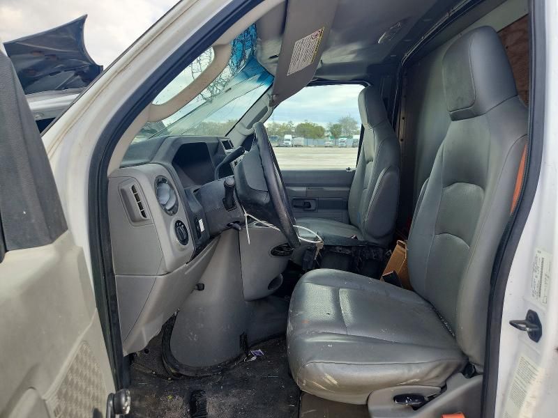 2016 Ford E350 box Truck