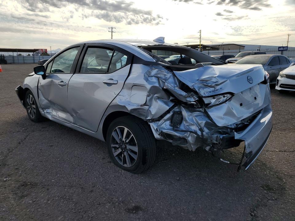 2025 Nissan Versa sv