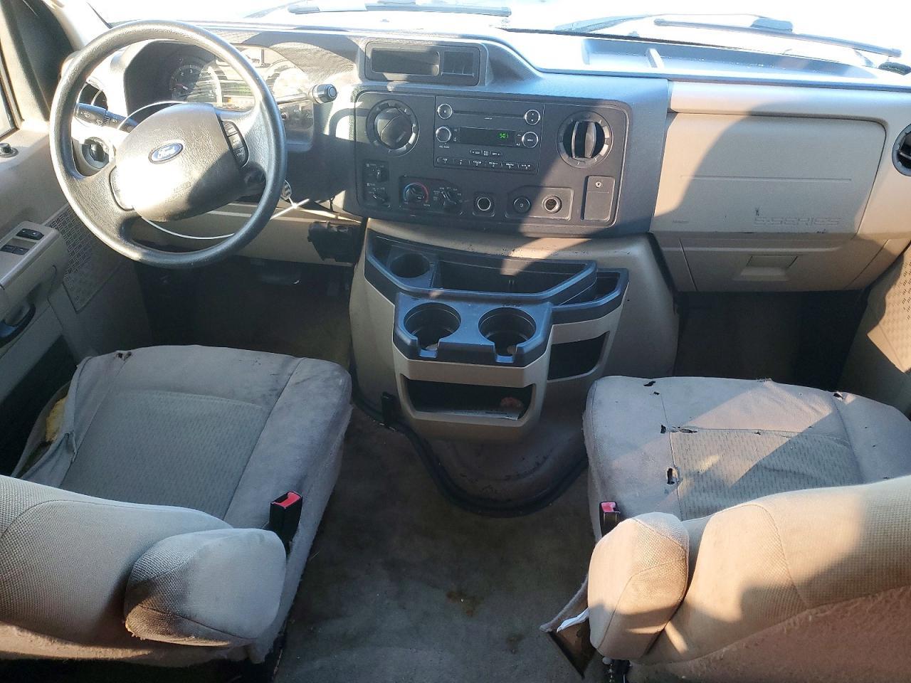2013 Ford Econoline E350 Super Duty Wagon