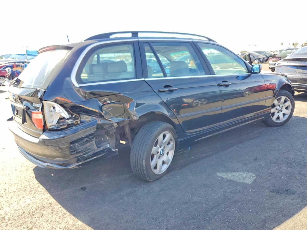 2003 BMW 325 xit