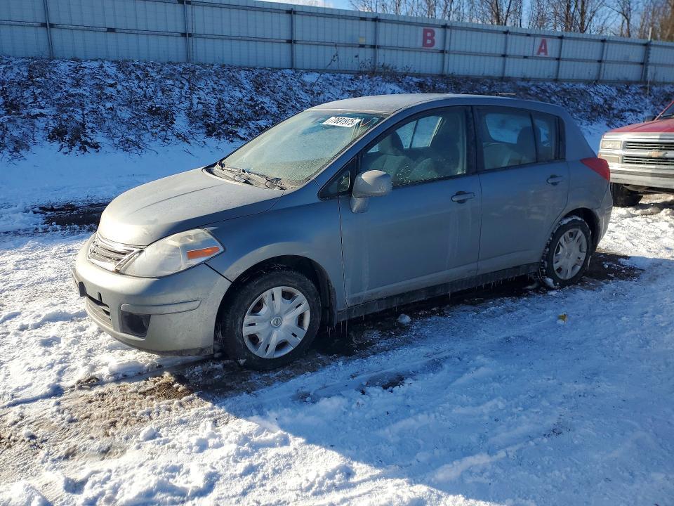 2011 Nissan Versa s