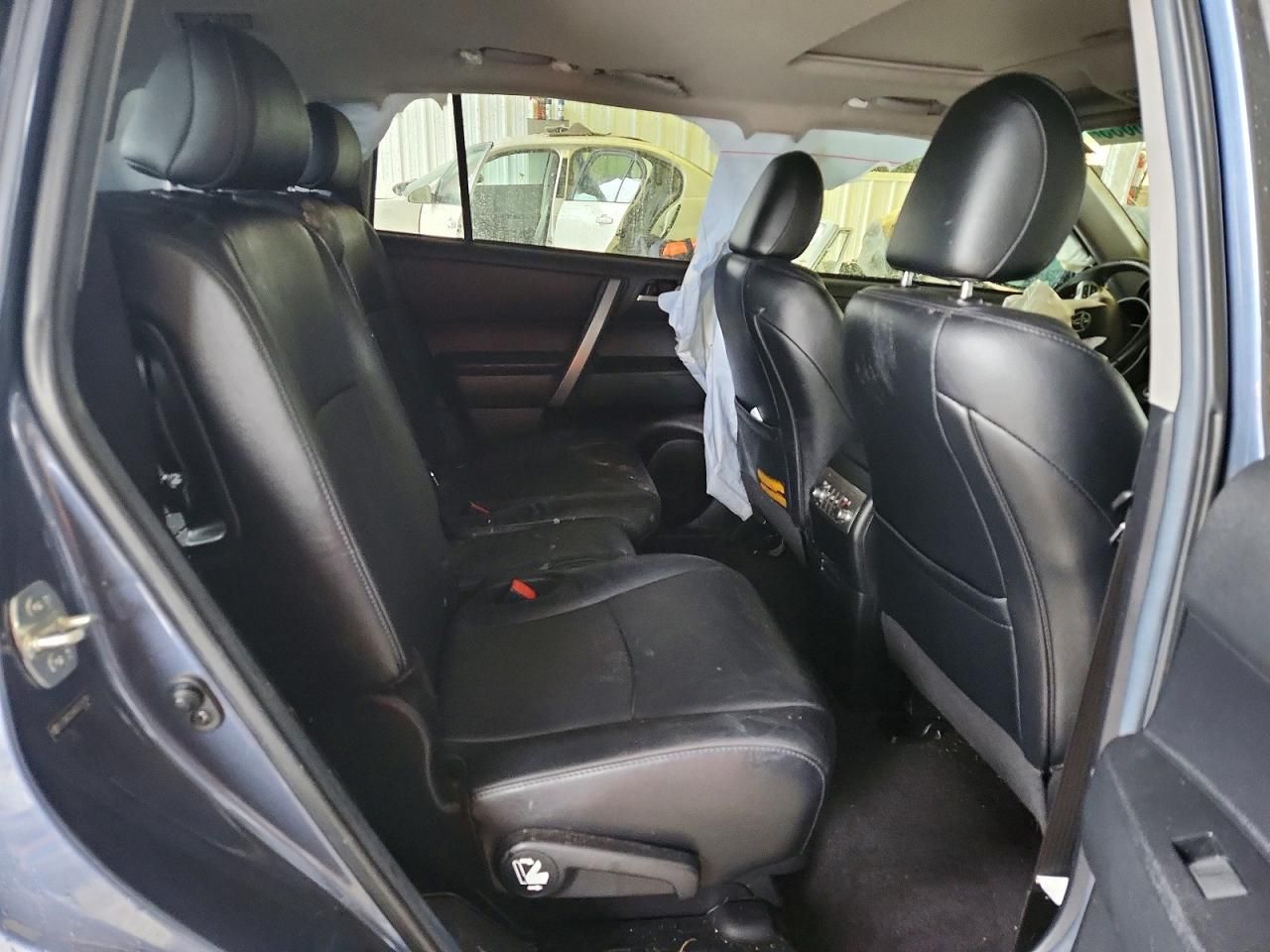 2013 Toyota Highlander Base