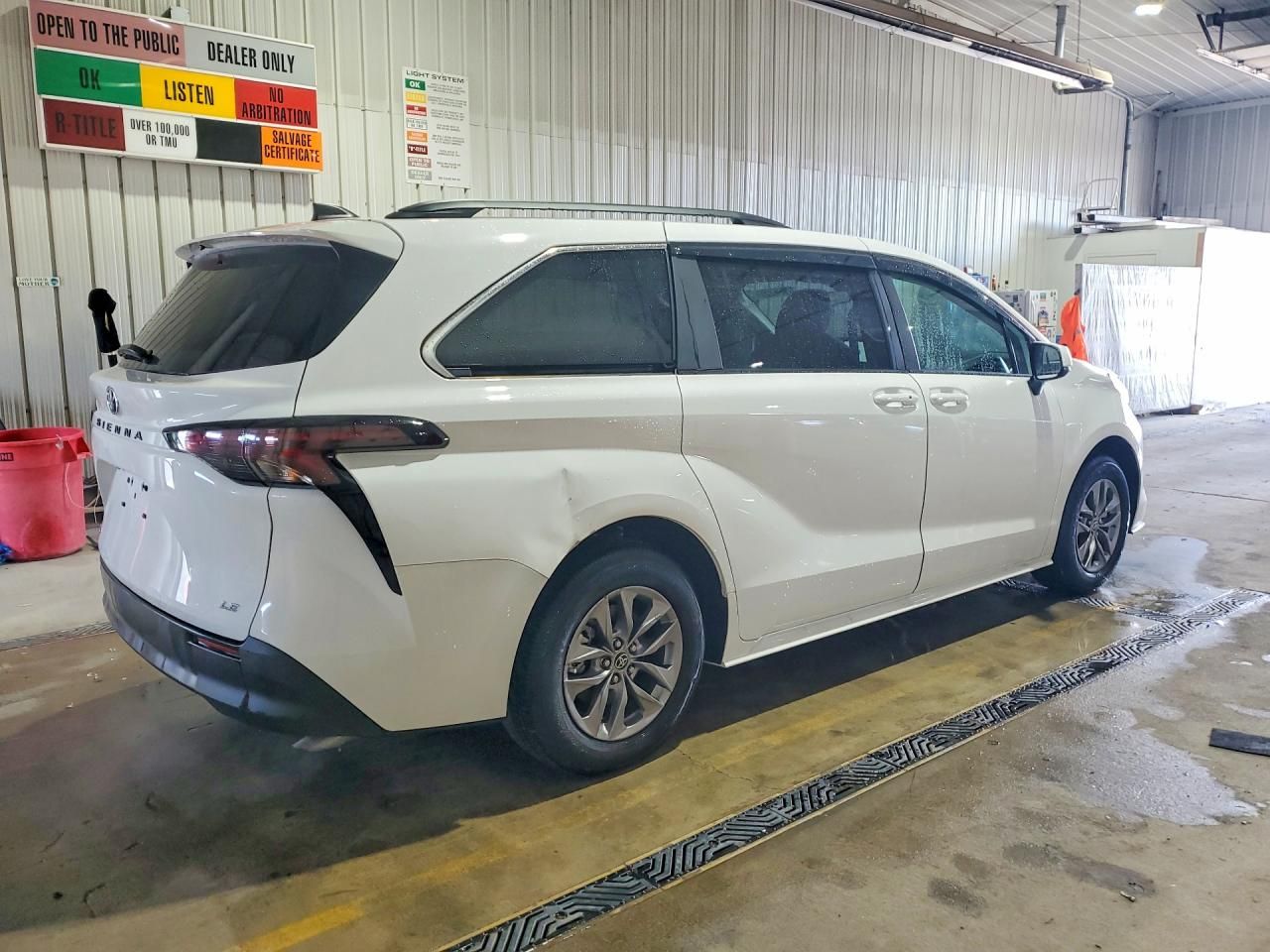 2025 Toyota Sienna le