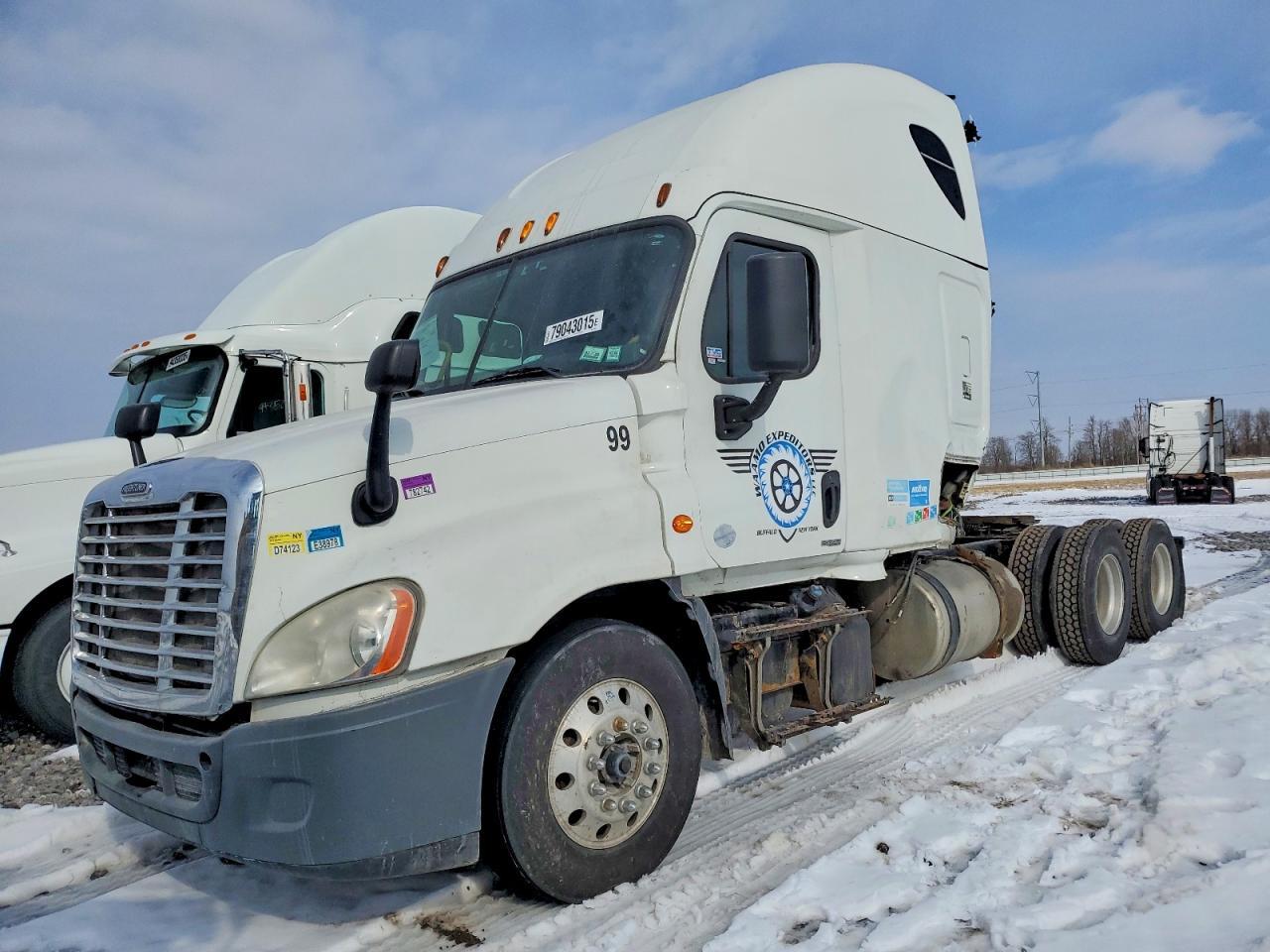 2015 Freightliner Cascadia Semi Truck