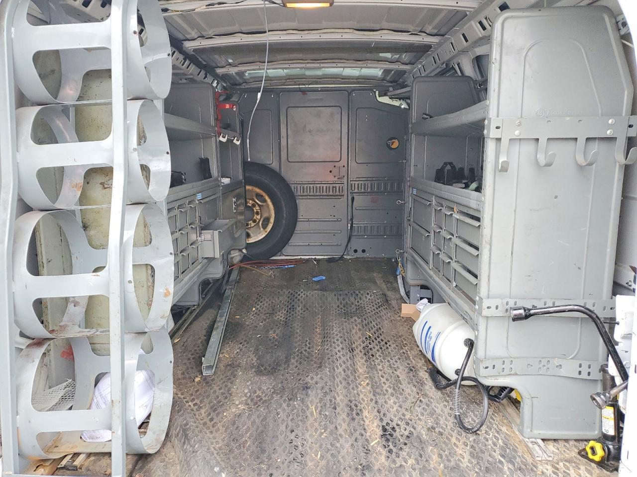 2011 Chev Rolet Express 2500 Utility / Service Van