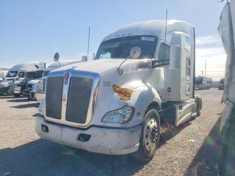 2015 Kenworth T880 Semi Truck